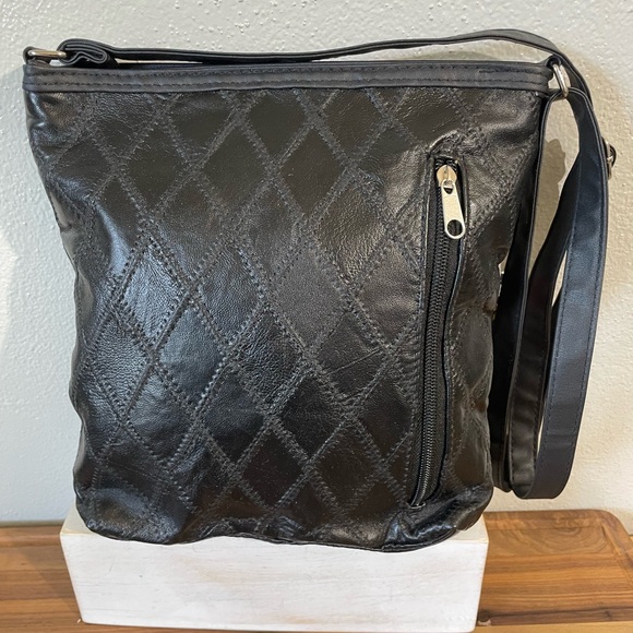 NWT Quilted Black Leather Crossbody Bag Vintage Diamond Stitch Shoulder Purse - Picture 4 of 16